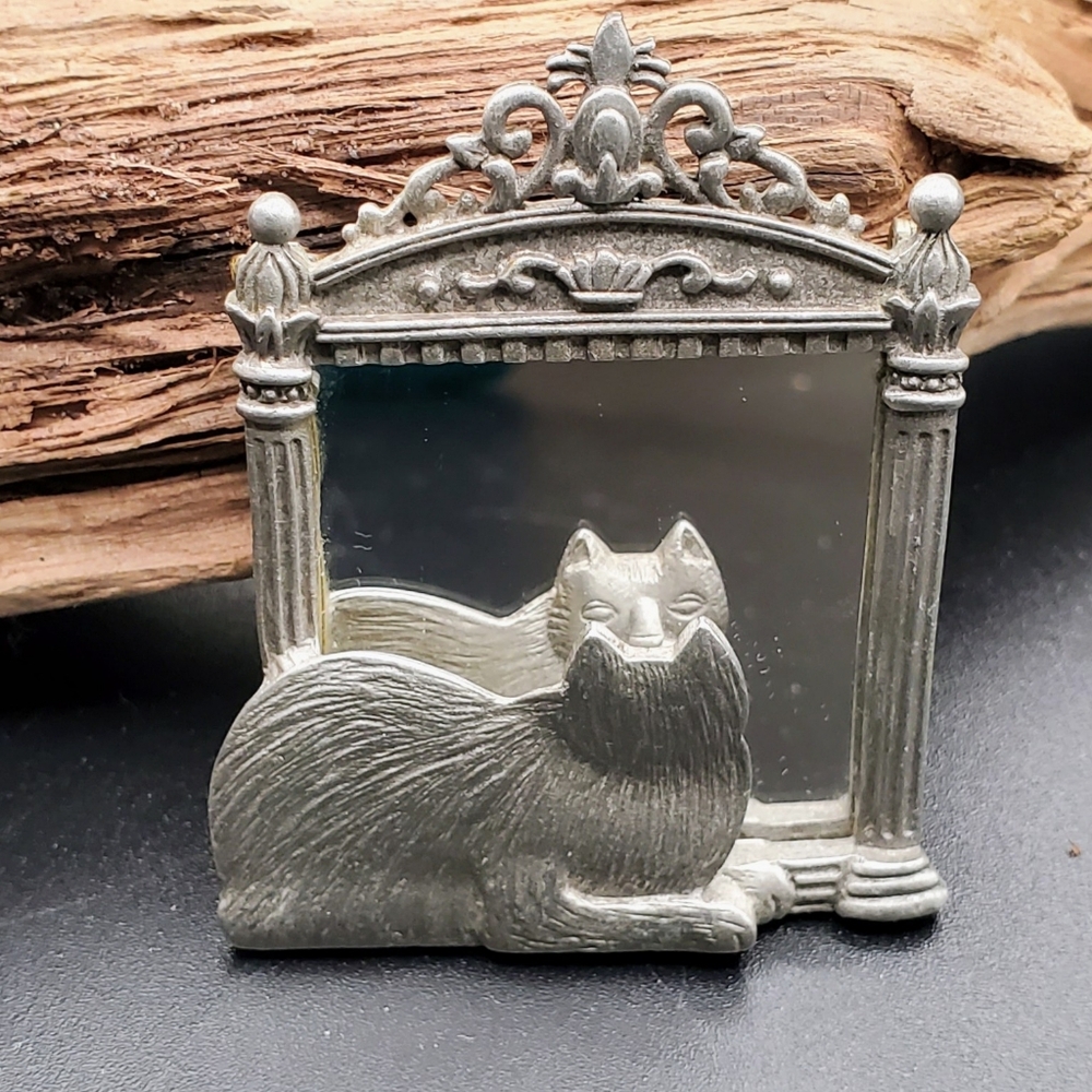 Vintage JJ Jonette Jewelry Silver Tone /Pewter Cat Pin